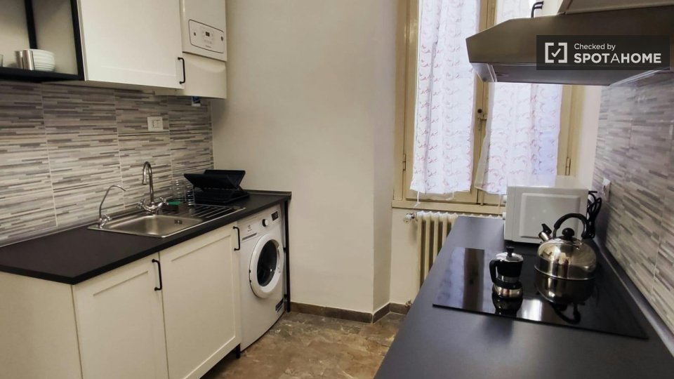 Immagine 11 di Camera condivisa in affitto  in Via della Colonna a Firenze