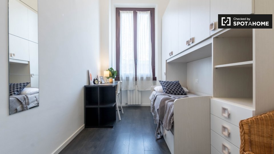 Immagine 1 di Camera condivisa in affitto  in Via Giovanni Pezzotti, 20141 Milano MI, Italy a Milano