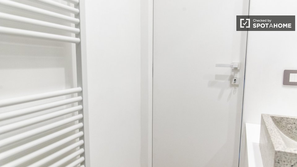 Immagine 5 di Appartamento in affitto  in Via Pietro Maffi a Roma