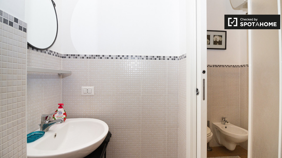 Immagine 10 di Ufficio in affitto  in Via Ravenna a Milano