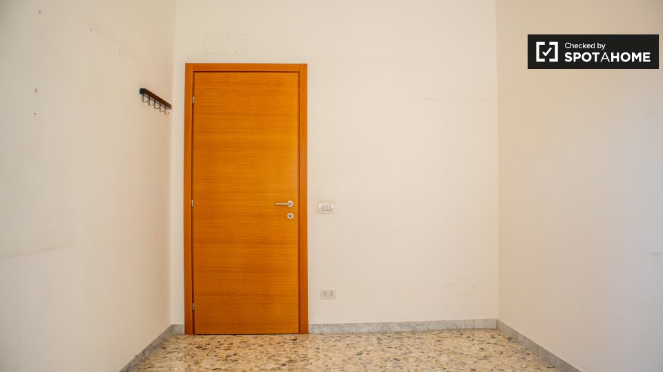 Immagine 10 di Appartamento in affitto  in Via Gregorio XIII, 00167 Roma RM, Italy a Roma