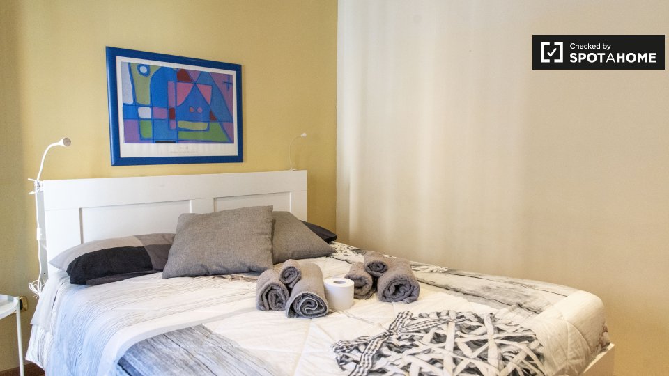 Immagine 3 di Camera condivisa in affitto  in Via Tigrè a Roma