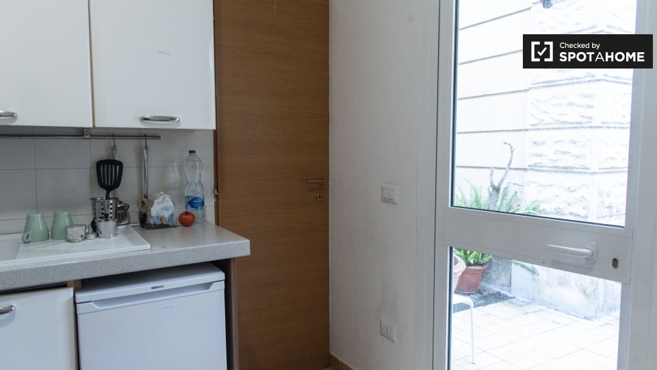 Immagine 3 di Ufficio in affitto  in Via Giuseppe Luigi Passalacqua a Roma