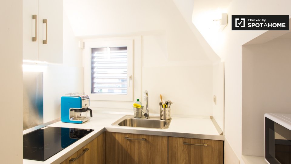 Immagine 8 di Ufficio in affitto  in Viale S. Gimignano, 20146 Milano MI, Italy a Milano