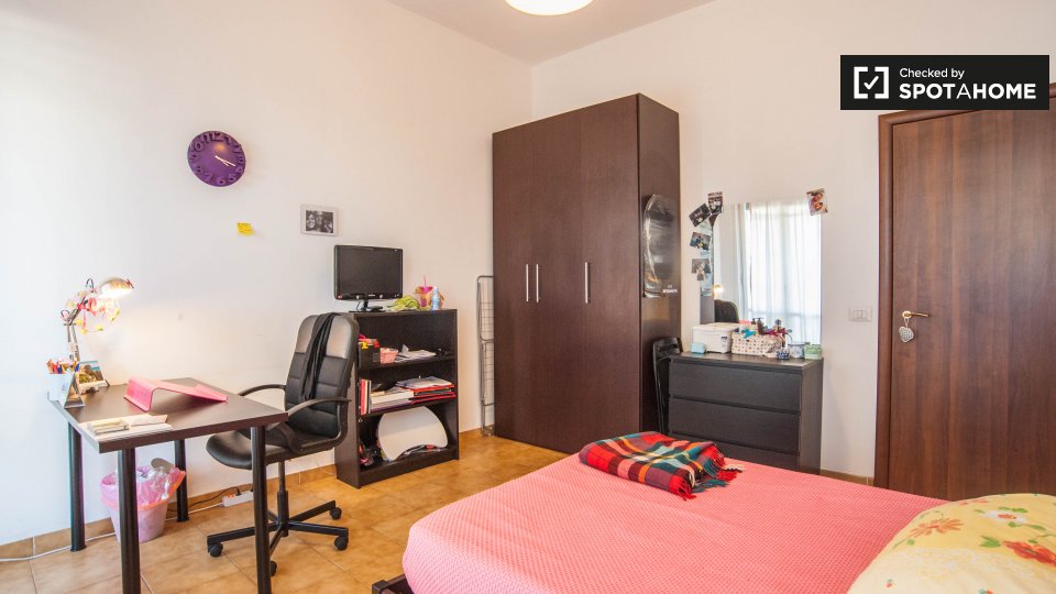 Immagine 19 di Camera condivisa in affitto  in Piazza San Giovanni Bosco a Roma