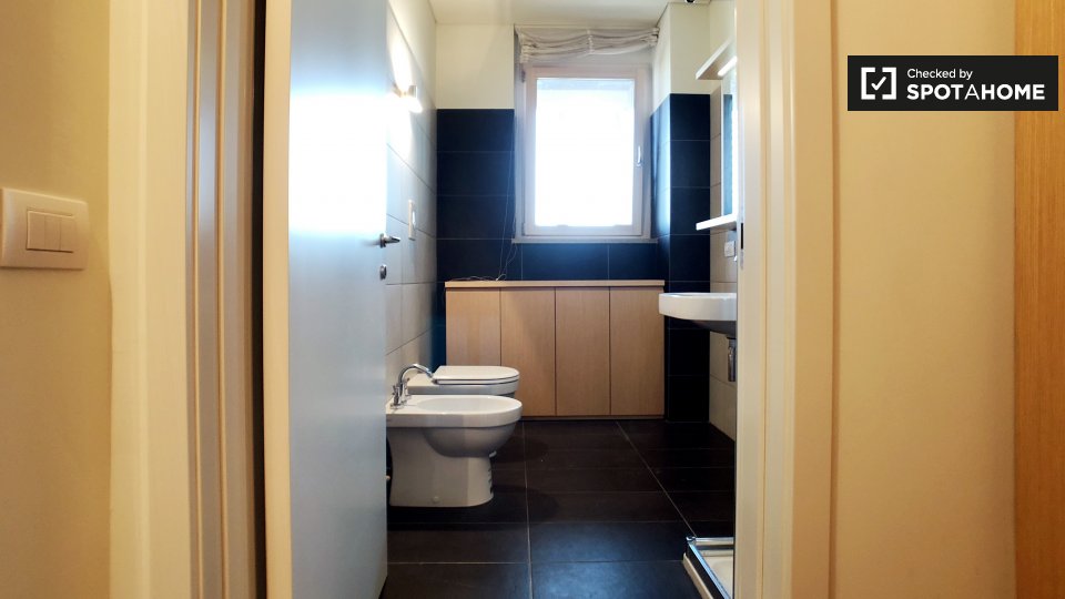 Immagine 16 di Ufficio in affitto  in Via Carlo Imbonati, 20159 Milano MI, Italy a Milano