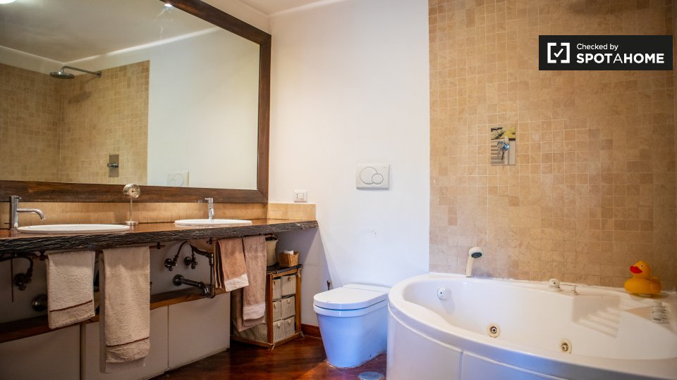 Immagine 14 di Appartamento in affitto  in Via Garibaldi, 89, 00165 Roma RM, Italy a Roma