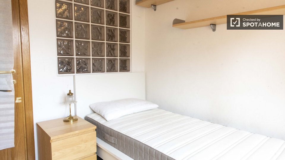 Immagine 3 di Appartamento in affitto  in Piazza Ragusa a Roma