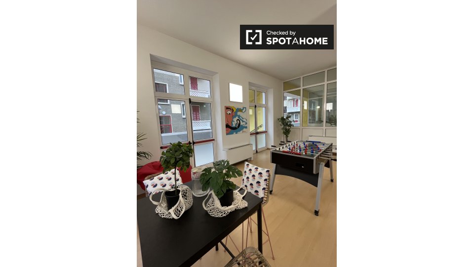 Immagine 10 di Camera condivisa in affitto  in Via Anton Giulio Barrili a Milano