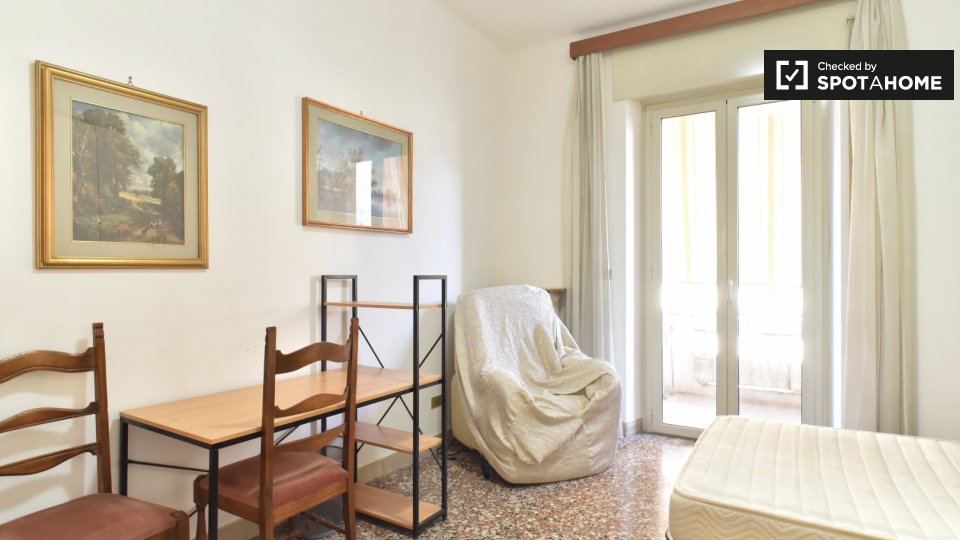 Immagine 13 di Camera condivisa in affitto  in Via Fezzan a Roma