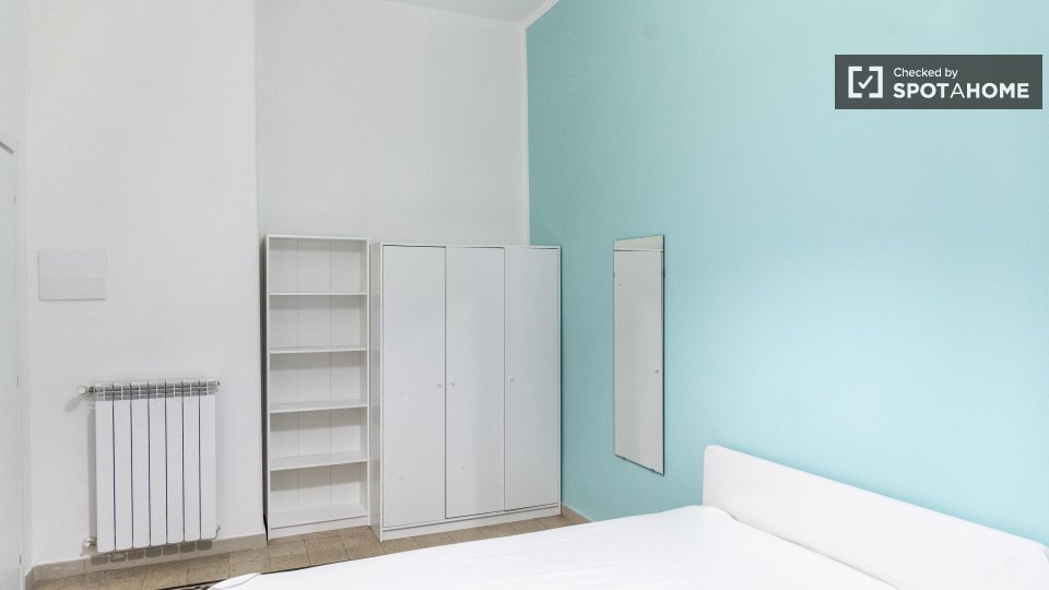 Immagine 17 di Camera condivisa in affitto  in Via Costantino Corvisieri a Roma