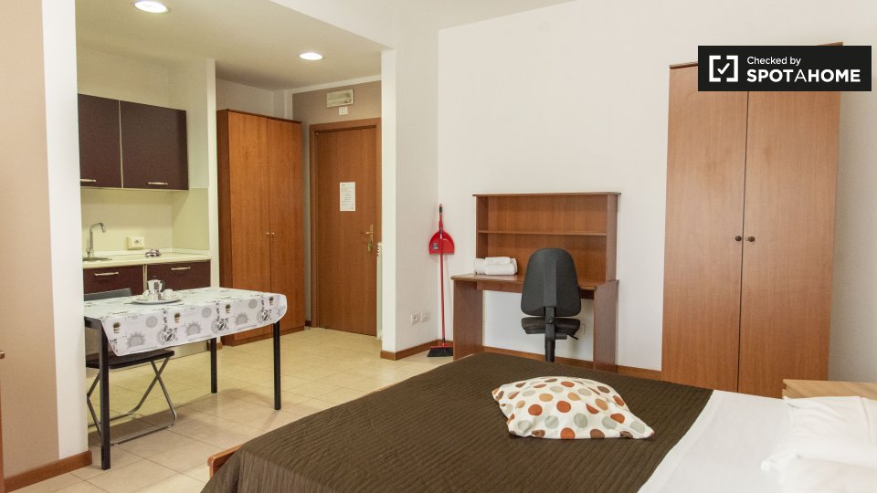 Immagine 4 di Ufficio in affitto  in Viale della Venezia Giulia a Roma