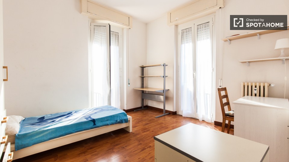 Immagine 6 di Camera condivisa in affitto  in Via del Fontanile Arenato a Roma