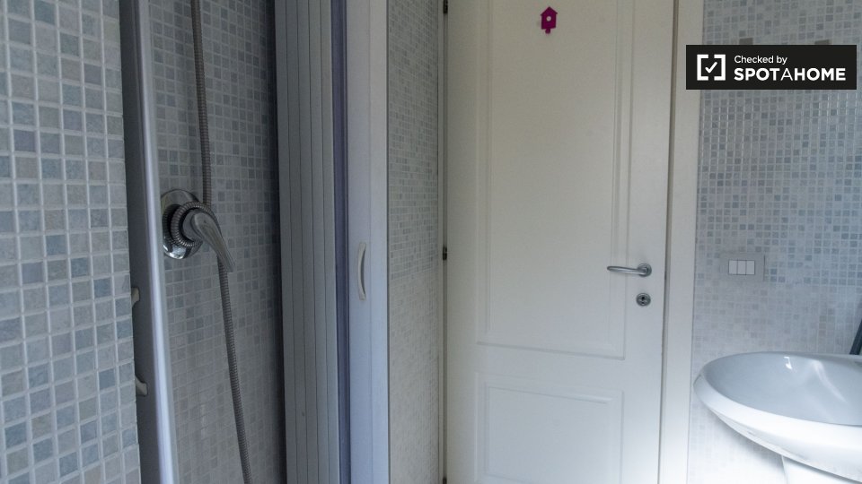 Immagine 15 di Camera condivisa in affitto  in Via Baldassarre Orero, 00159 Roma RM, Italy a Roma