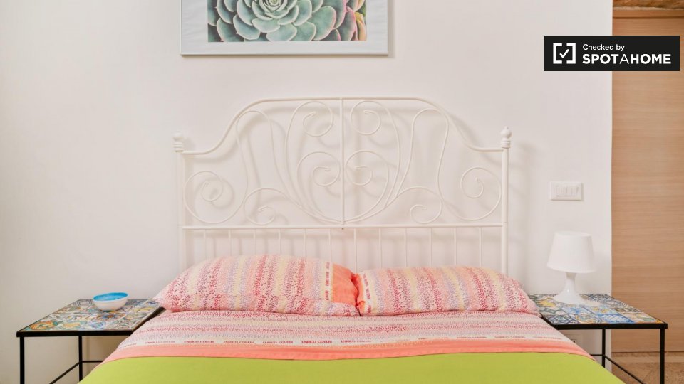 Immagine 2 di Camera condivisa in affitto  in Via Basento a Roma