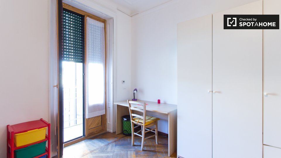 Immagine 4 di Camera condivisa in affitto  in Viale Campania a Milano