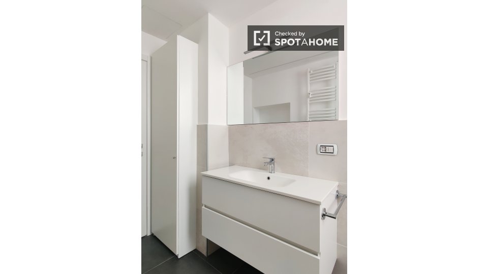 Immagine 18 di Camera condivisa in affitto  in Via Mac Mahon a Milano