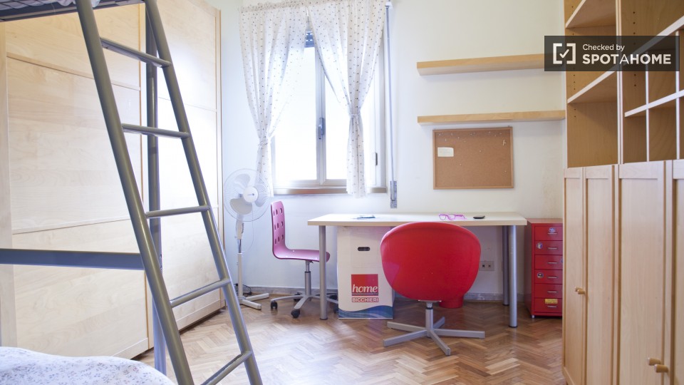 Immagine 2 di Camera condivisa in affitto  in Via Tiburtina a Roma