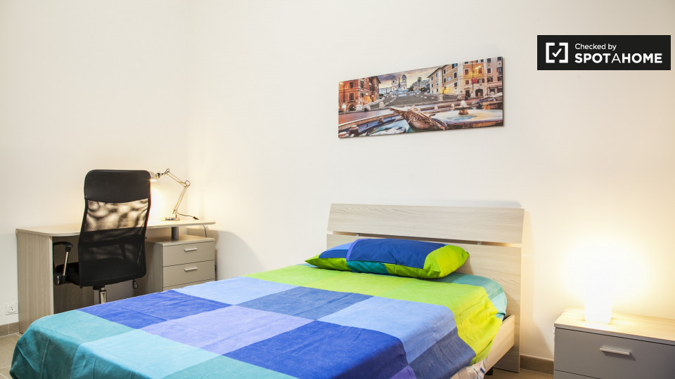 Immagine 3 di Camera condivisa in affitto  in Via Lattanzio a Roma