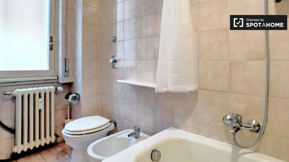 Immagine 17 di Camera condivisa in affitto  in Via Giovanni Pezzotti a Milano