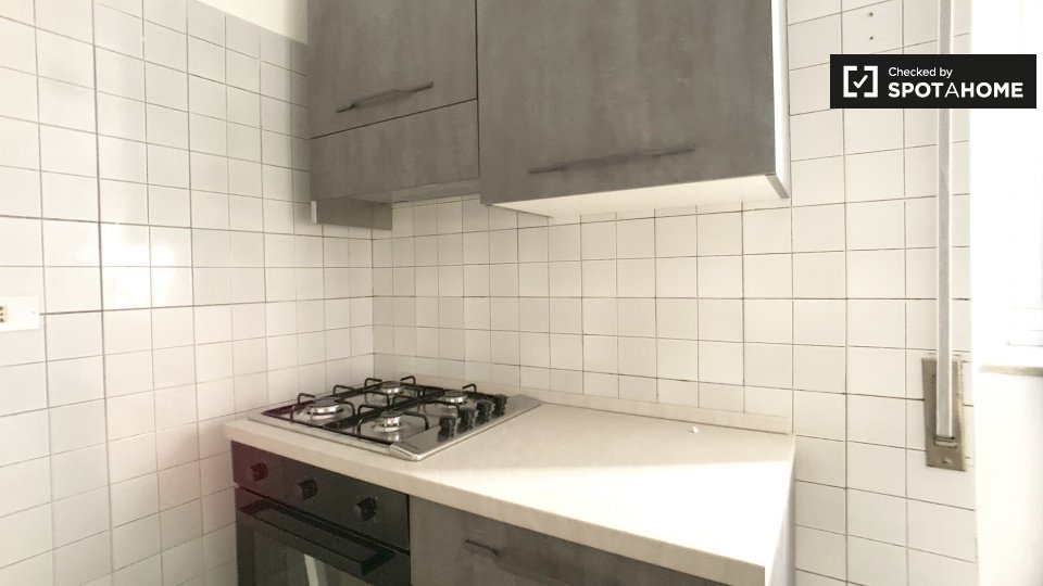 Immagine 10 di Appartamento in affitto  in Viale dei Quattro Venti, 00152 Roma RM, Italy a Roma