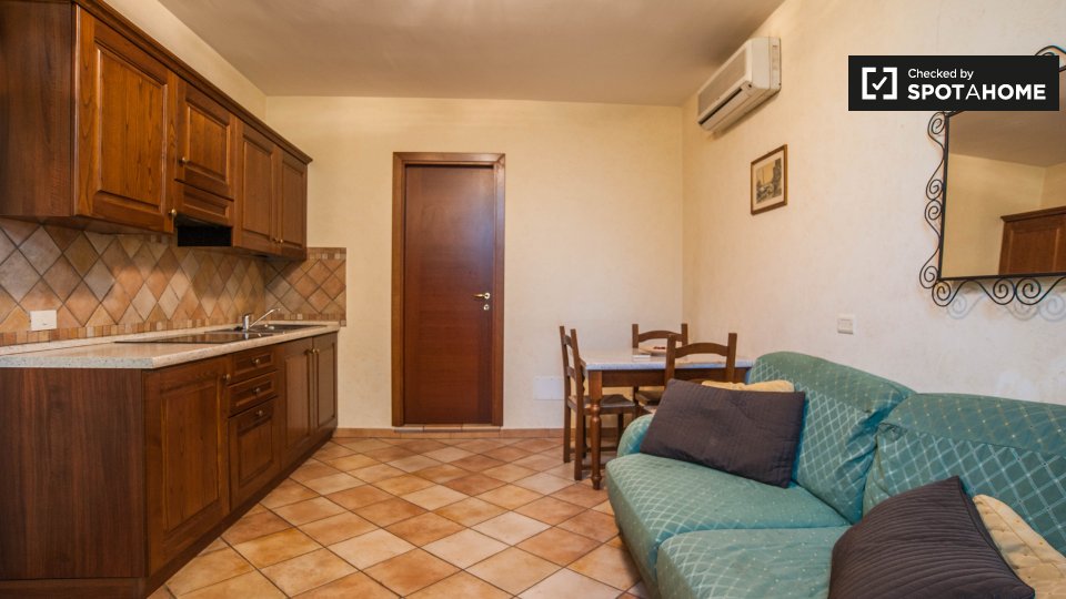 Immagine 2 di Appartamento in affitto  in Via Tuscolana a Roma