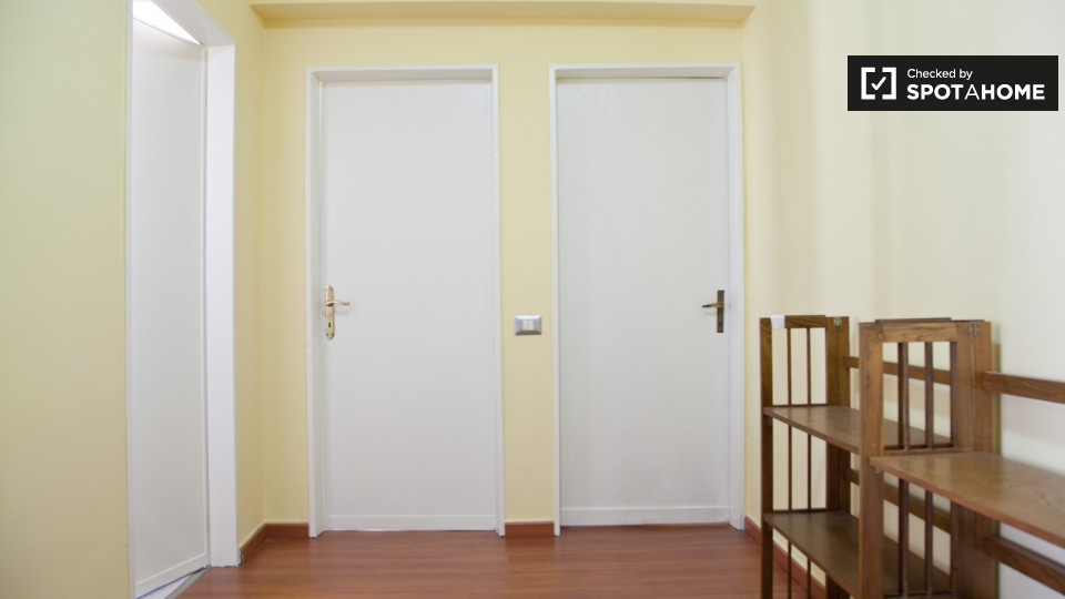 Immagine 19 di Camera condivisa in affitto  in Via Salvatore Pincherle a Roma