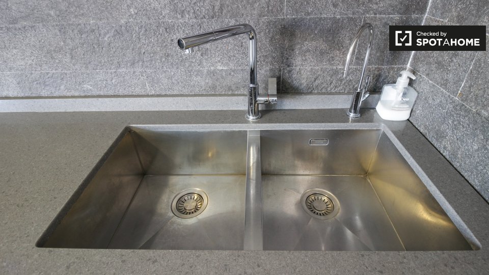 Immagine 12 di Ufficio in affitto  in Alzaia Naviglio Pavese, 20143 Milano MI, Italy a Milano