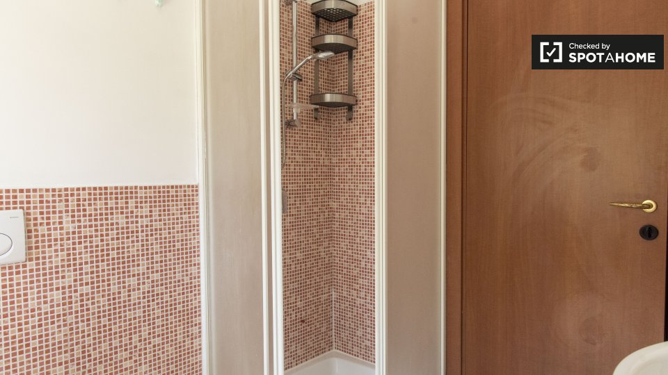 Immagine 11 di Ufficio in affitto  in Viale della Venezia Giulia a Roma