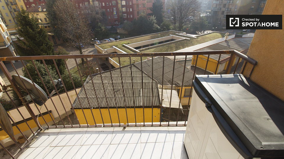 Immagine 2 di Ufficio in affitto  in Via Lorenteggio a Milano