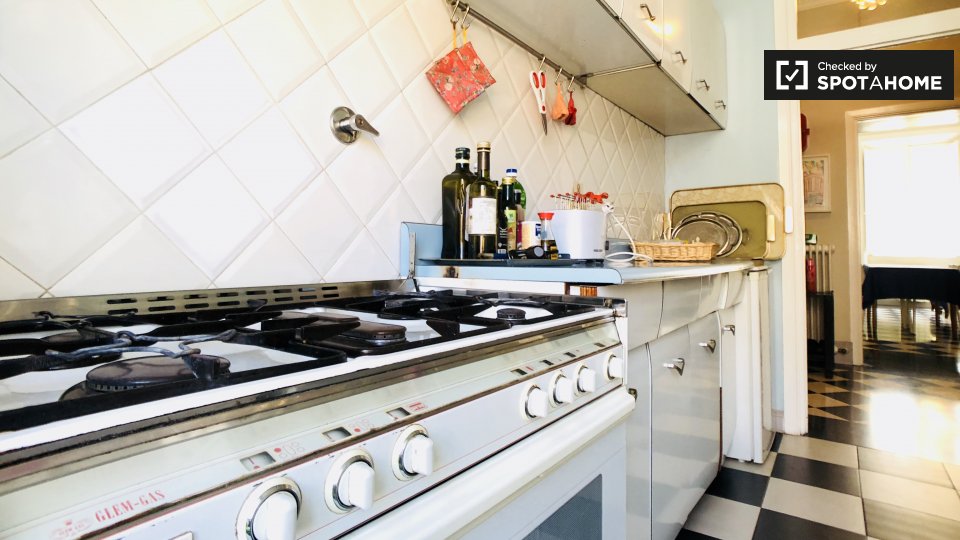 Immagine 11 di Appartamento in affitto  in Via Capo d'Africa, 00184 Roma RM, Italy a Roma