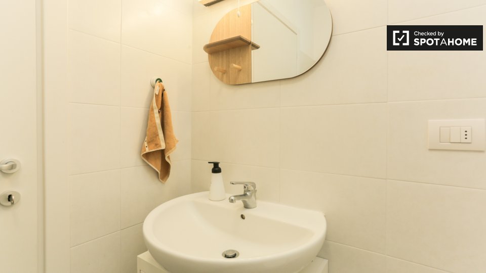 Immagine 17 di Appartamento in affitto  in Via Erice, 20141 Milano MI, Italy a Milano