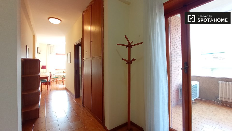 Immagine 14 di Appartamento in affitto  in Via Ildebrando Vivanti a Roma