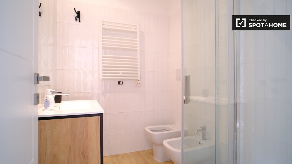 Immagine 17 di Camera condivisa in affitto  in Largo Ettore Marchiafava a Roma