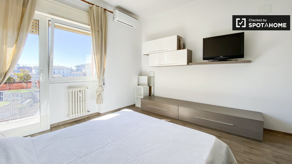 Immagine 1 di Appartamento in affitto  in Via Filippo Chiappini a Roma