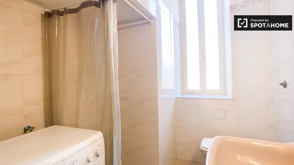 Immagine 11 di Appartamento in affitto  in Via dei Gonzaga, 00163 Roma RM, Italy a Roma