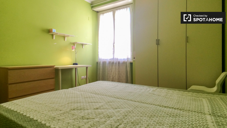 Immagine 4 di Camera condivisa in affitto  in Via dei Platani a Roma