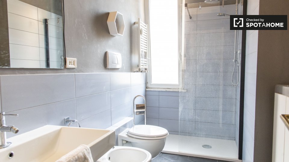 Immagine 5 di Appartamento in affitto  in Via Francesco Caracciolo a Roma