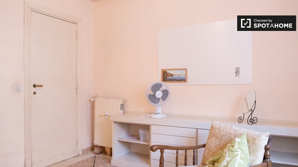 Immagine 19 di Camera condivisa in affitto  in Via Gabriello Chiabrera a Roma