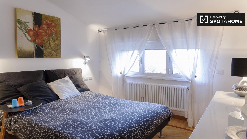 Immagine 1 di Camera condivisa in affitto  in Via Anite di Tegea a Roma