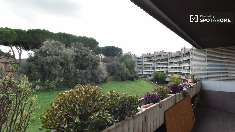 Immagine 9 di Camera condivisa in affitto  in Viale dei Caduti Nella Guerra di Liberazione a Roma