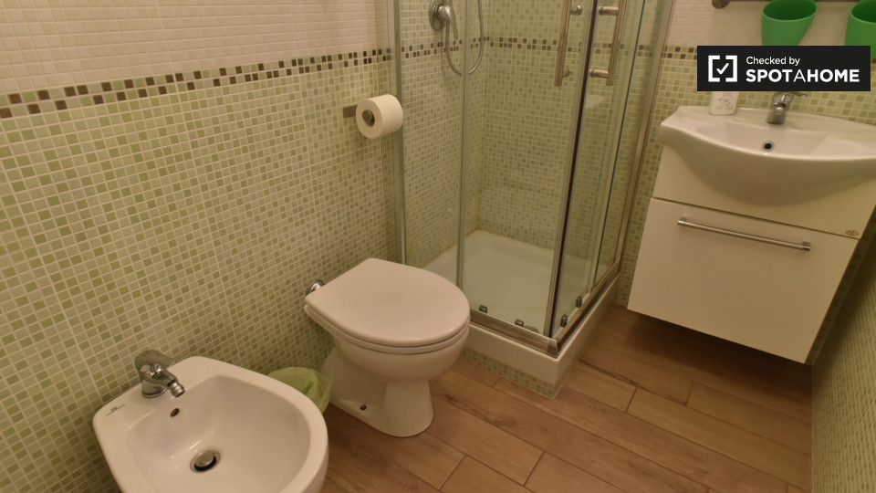 Immagine 9 di Camera condivisa in affitto  in Via Anton da Noli a Roma