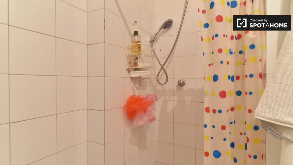 Immagine 12 di Camera condivisa in affitto  in Viale dei Caduti Nella Guerra di Liberazione a Roma