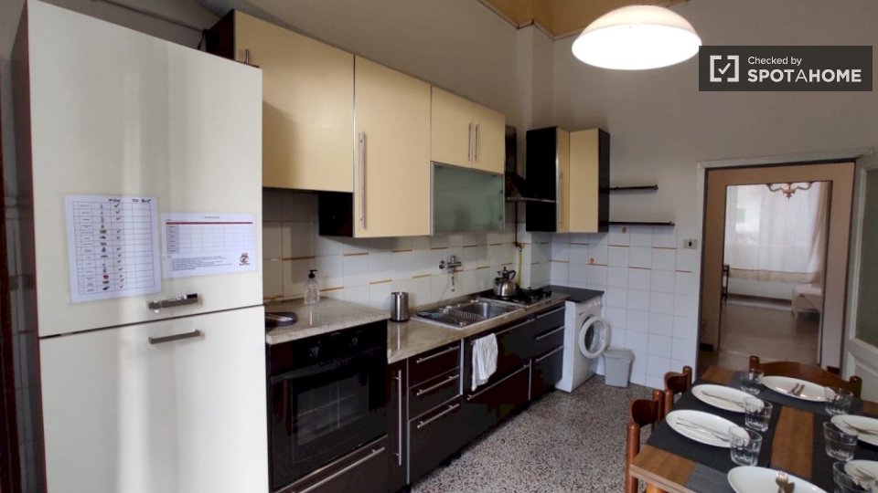 Immagine 6 di Camera condivisa in affitto  in Via Bronzino a Firenze