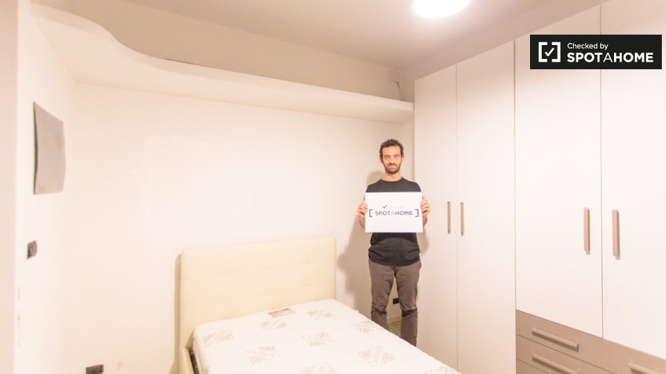 Immagine 19 di Camera condivisa in affitto  in Via Giovanni Ambrogio de Predis a Milano