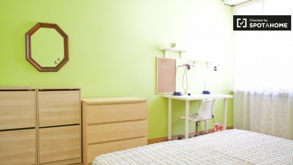 Immagine 18 di Camera condivisa in affitto  in Via dei Platani a Roma