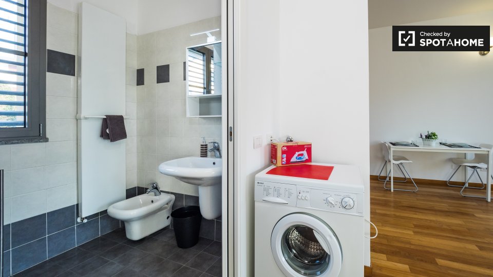 Immagine 11 di Ufficio in affitto  in Via Enrico Cosenz a Milano