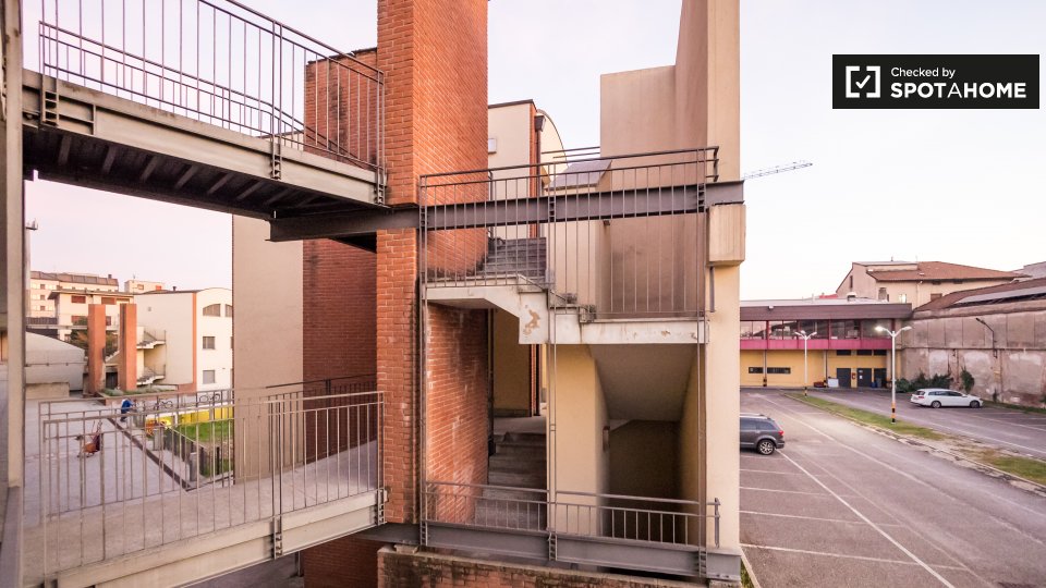 Immagine 11 di Ufficio in affitto  in Via Enrico Cosenz a Milano