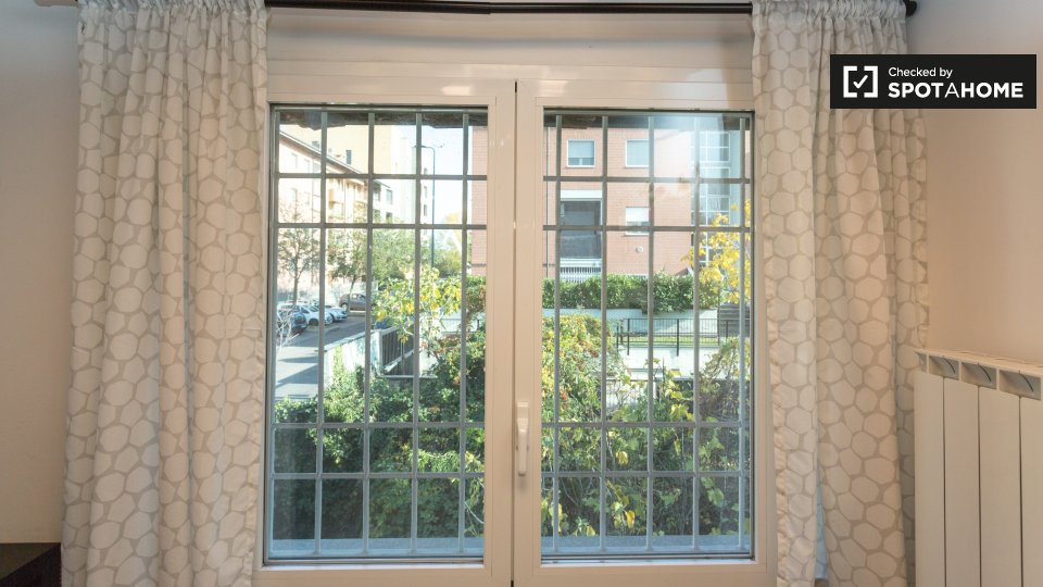 Immagine 5 di Appartamento in affitto  in Via della Chiesa Rossa a Milano