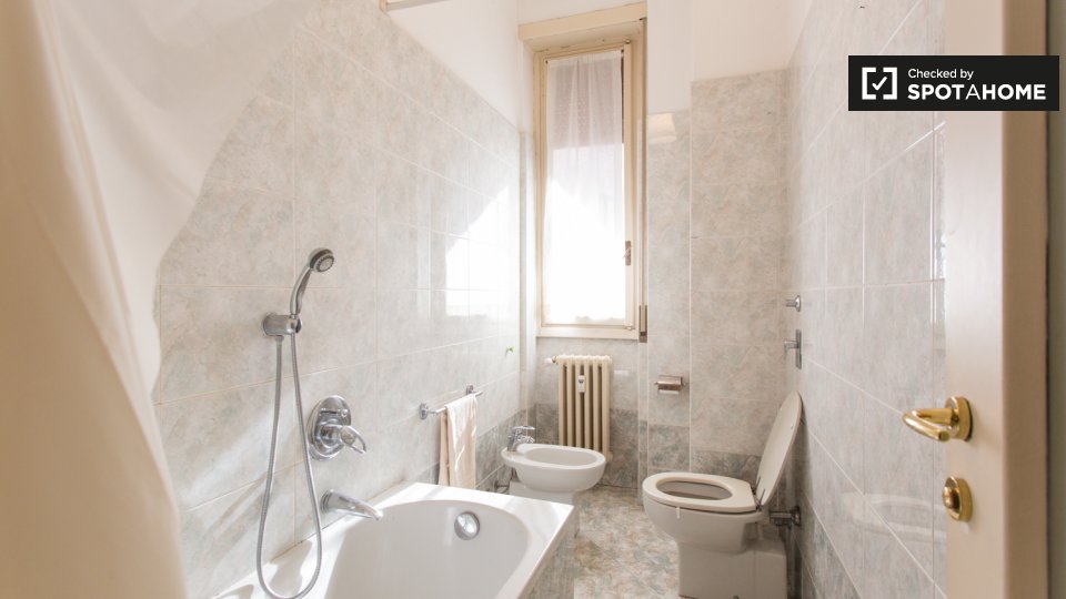 Immagine 13 di Camera condivisa in affitto  in Largo Isabella d'Aragona a Milano
